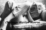 Marilyn Monroe Reading